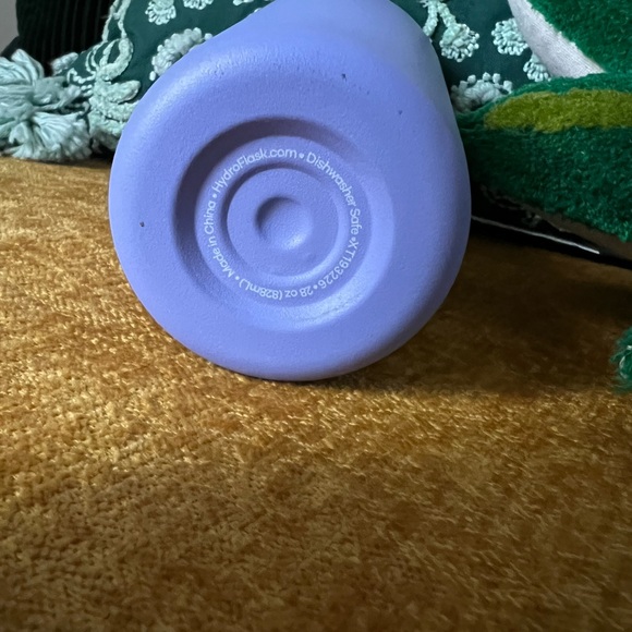 Hydroflask 28oz Tumbler w/ Large Press-In Straw Lid in Lupine - Picture 4 of 7